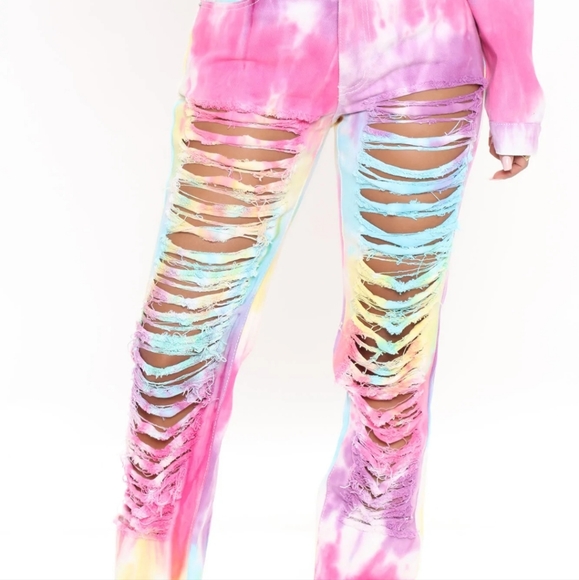 Fashionnova tie dye ripped jeans - Picture 3 of 3